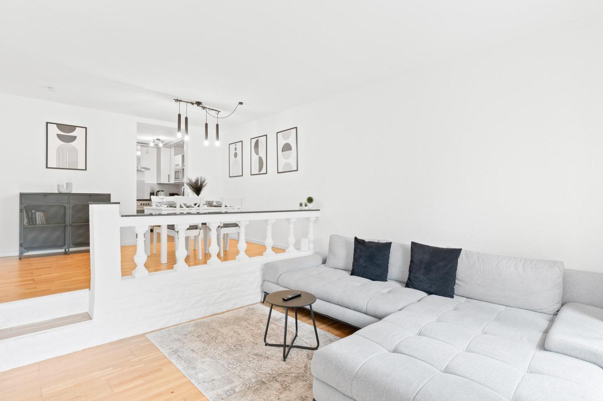 Kingsize Bett, Terrasse, Netflix, Zwei Zimmer Pforzheim Buitenkant foto