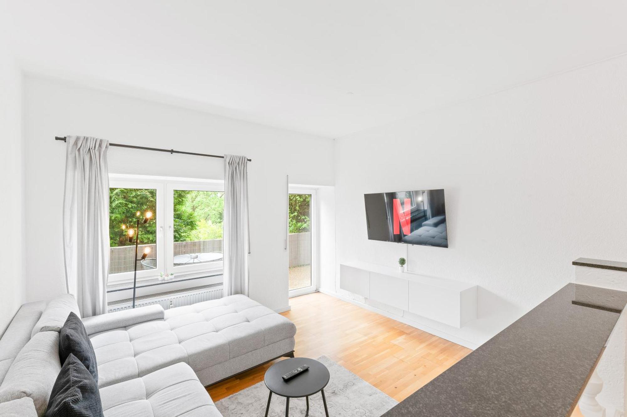 Kingsize Bett, Terrasse, Netflix, Zwei Zimmer Pforzheim Buitenkant foto